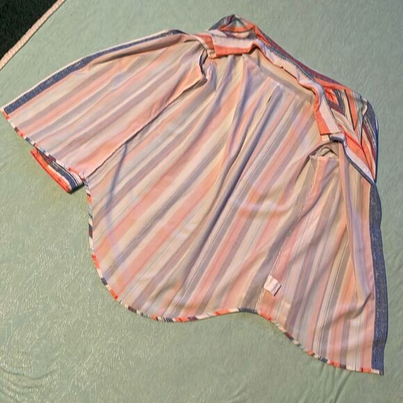 Button-front rounded hem long sleeve shirt size M coral, blue and cream stripes - Picture 12 of 13